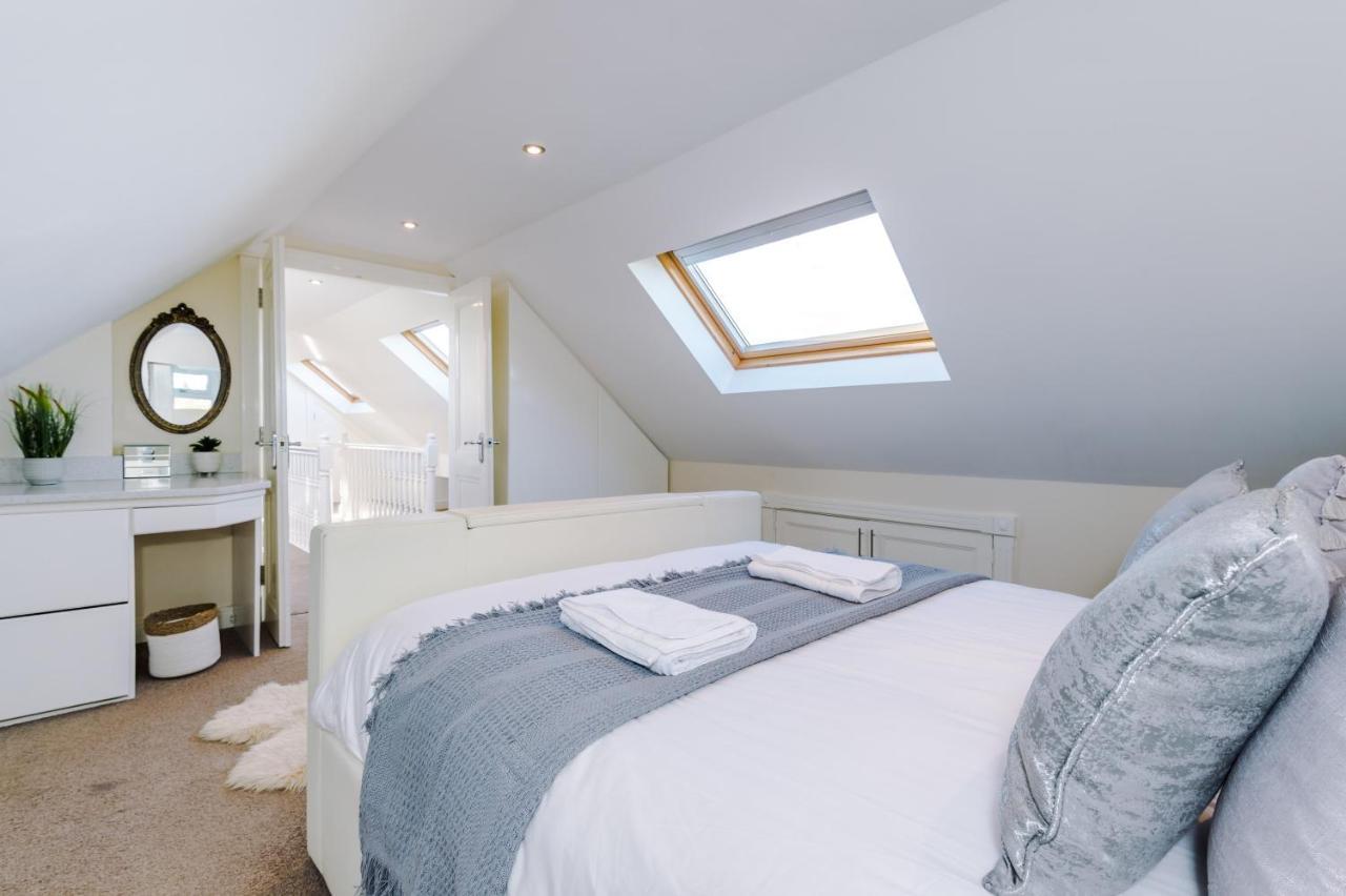 "Woodlands" By Greenstay Serviced Accommodation - Luxury 3 Bed Cottage In North Wales With Stunning Countryside Views & Parking - Close To Glan Clwyd Hospital - The Perfect Choice For Contractors, Business Travellers, Families And Groups Bodelwyddan Kültér fotó