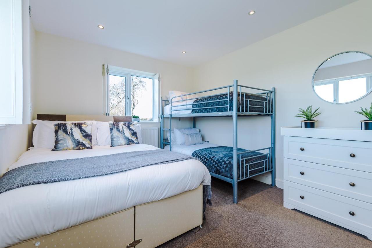 "Woodlands" By Greenstay Serviced Accommodation - Luxury 3 Bed Cottage In North Wales With Stunning Countryside Views & Parking - Close To Glan Clwyd Hospital - The Perfect Choice For Contractors, Business Travellers, Families And Groups Bodelwyddan Kültér fotó