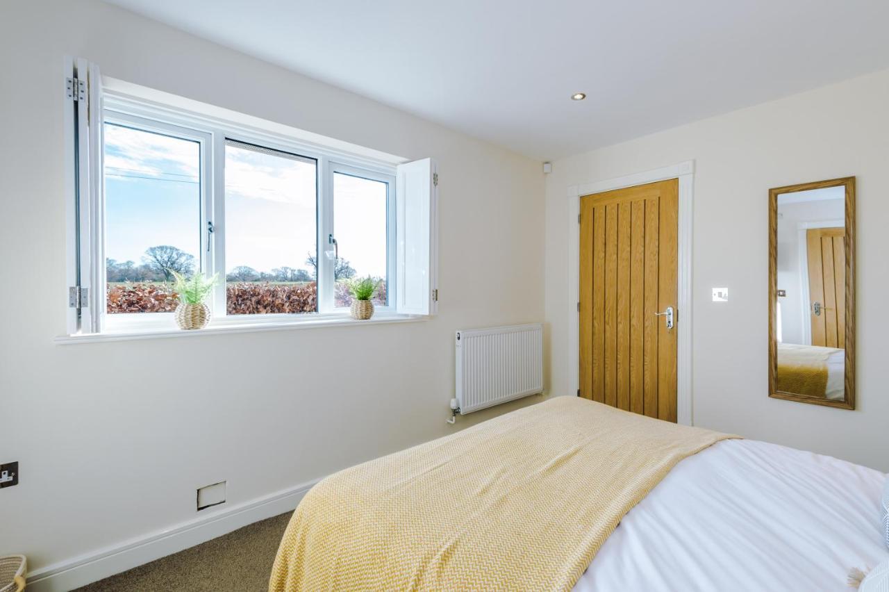 "Woodlands" By Greenstay Serviced Accommodation - Luxury 3 Bed Cottage In North Wales With Stunning Countryside Views & Parking - Close To Glan Clwyd Hospital - The Perfect Choice For Contractors, Business Travellers, Families And Groups Bodelwyddan Kültér fotó