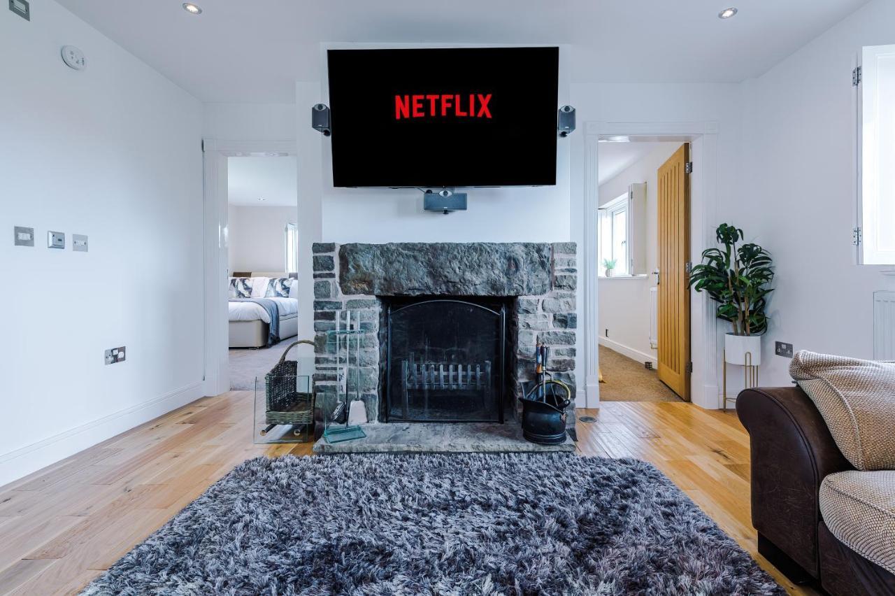 "Woodlands" By Greenstay Serviced Accommodation - Luxury 3 Bed Cottage In North Wales With Stunning Countryside Views & Parking - Close To Glan Clwyd Hospital - The Perfect Choice For Contractors, Business Travellers, Families And Groups Bodelwyddan Kültér fotó
